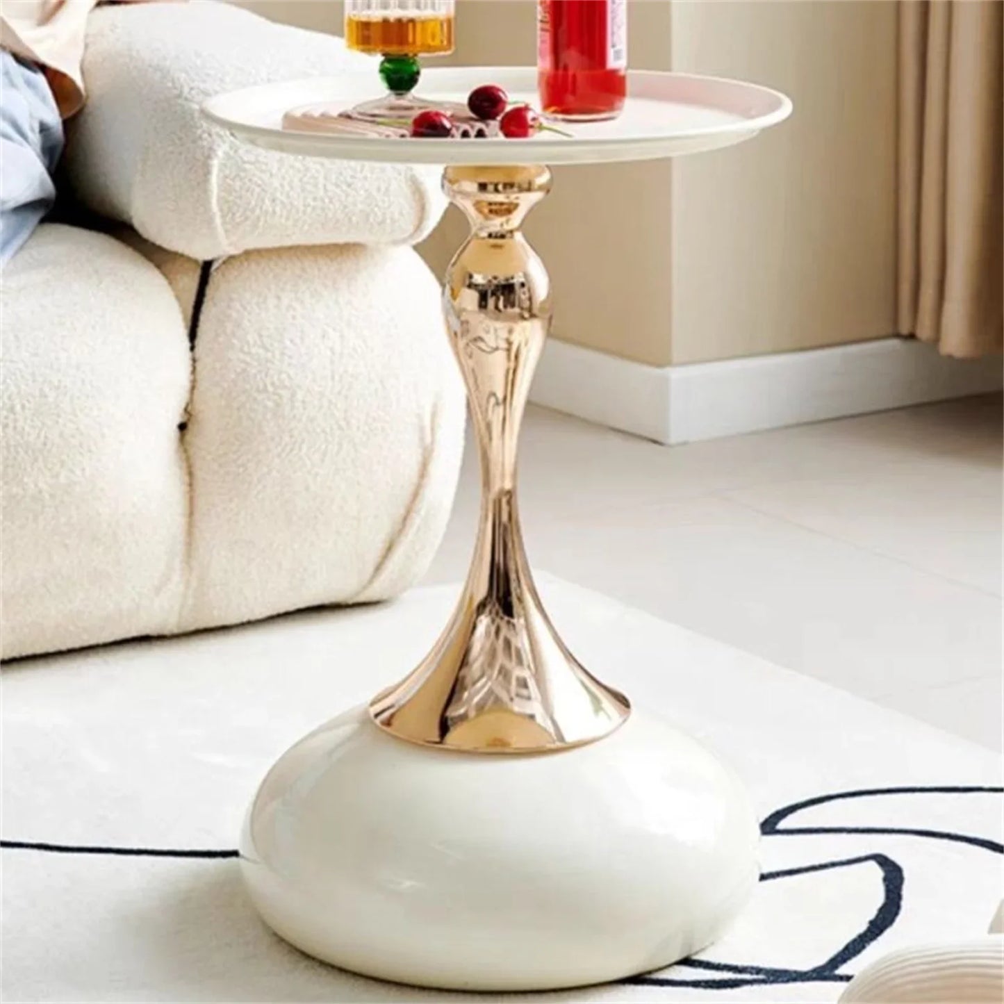 Table d'appoint élégante au design raffiné - Image 3