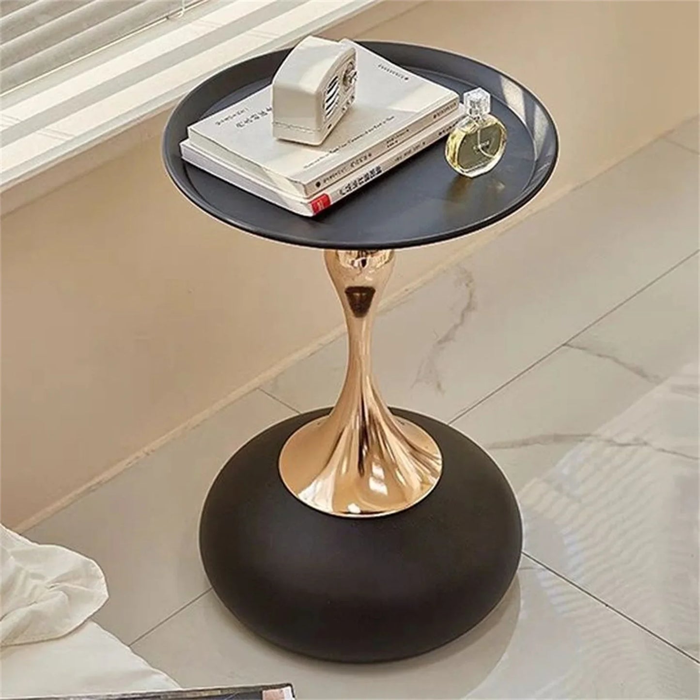 Table d'appoint élégante au design raffiné - Image 5