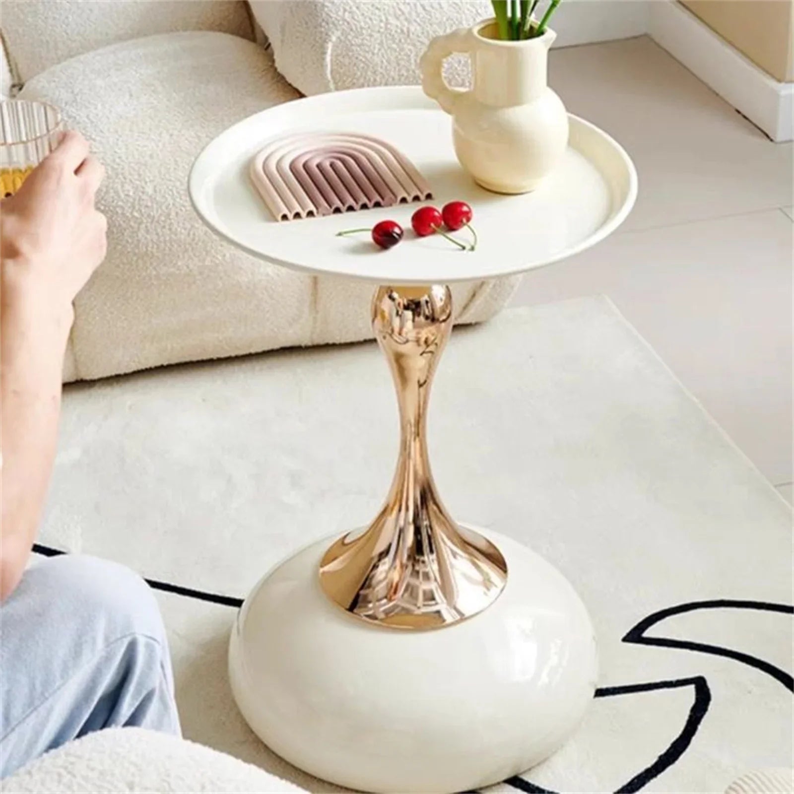 Table d'appoint élégante au design raffiné - Image 6