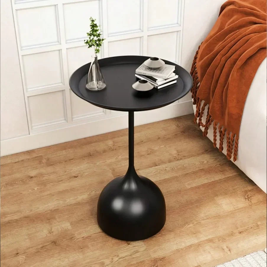 Table d'appoint scandinave moderne et élégante - Image 3