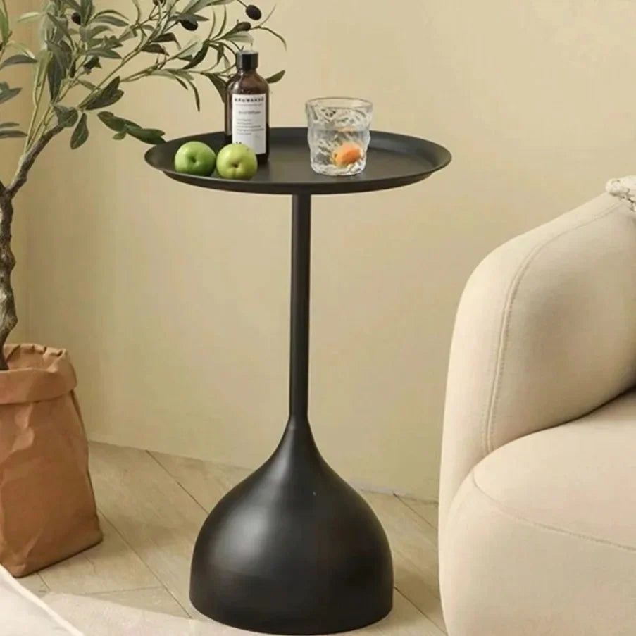 Table d'appoint scandinave moderne et élégante - Image 4