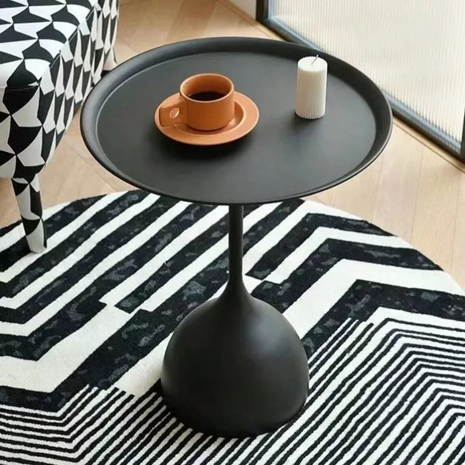 Table d'appoint scandinave moderne et élégante - Image 2